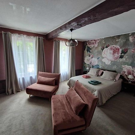 Escale Au Clos Saint Martin De Juillers Gites Et Chambres D'Hotes Exteriör bild