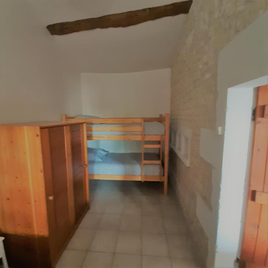Escale Au Clos Saint Martin De Juillers Gites Et Chambres D'Hotes Exteriör bild