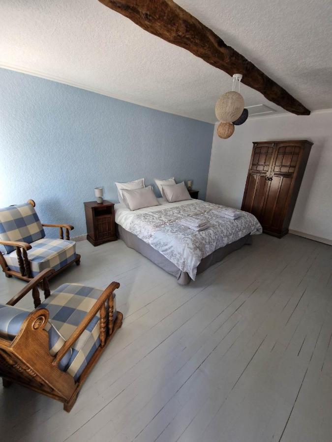 Escale Au Clos Saint Martin De Juillers Gites Et Chambres D'Hotes Exteriör bild