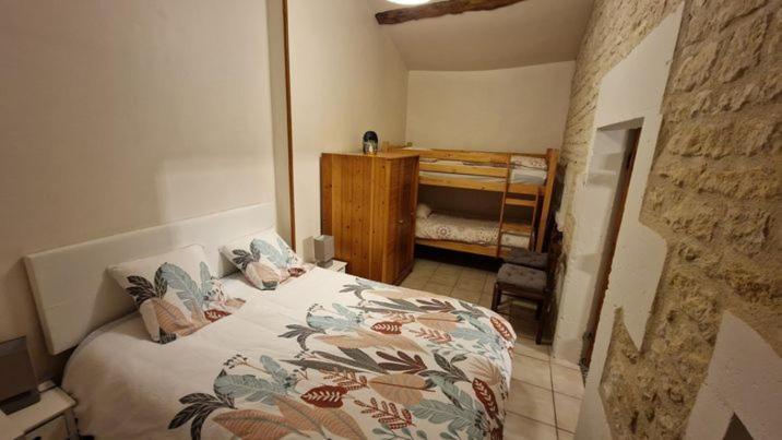 Escale Au Clos Saint Martin De Juillers Gites Et Chambres D'Hotes Exteriör bild