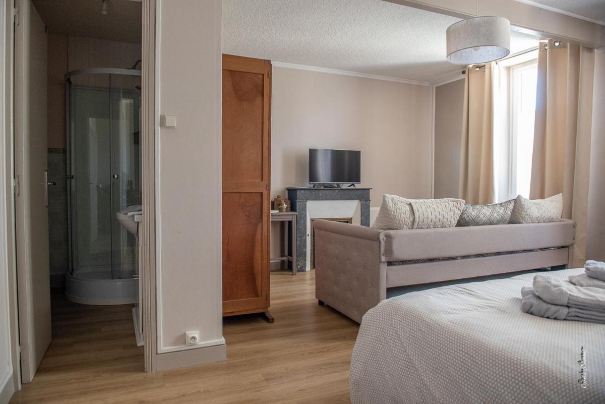 Escale Au Clos Saint Martin De Juillers Gites Et Chambres D'Hotes Exteriör bild